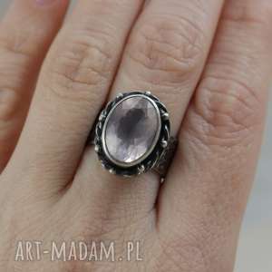 kwarc różowy i srebro - piękny pierścionek 2751 kwarcem