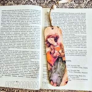 zakładka do książki - zaczytana kawoszka 2, drewniana dla przyjaciółki