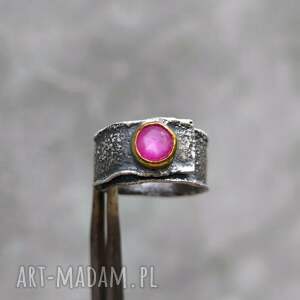 różowy szafir pierścionek zaręczynowy, srebro i złoto szafirem