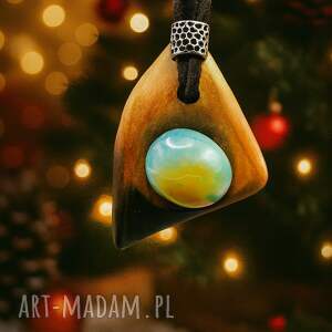 drewniany wisiorek - zielony agat ręcznie rzeżbiony naszyjnik z drewna