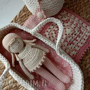 Prezent Lalka szydełkowa w nosidełku, na szydełku, włóczka