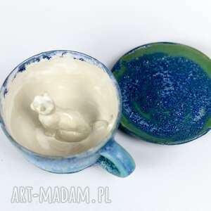 handmade filiżanka z figurka kota niebieska kamionka 320 ml, ceramika