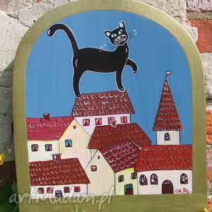 czarny kotek malowany na desce wieczorny spacer ikona prezent, dekoracja