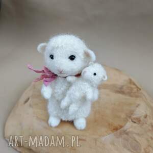 Owieczka z maleństwem - filcowana figurka