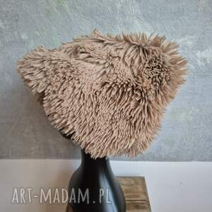 czapka sztuczne futro kolor jasny brąz rękodzieło na podszewce pojedynczy