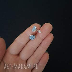 delikatne błękitne kolczyki sztyfty