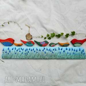 handmade dekoracje kolorowe ptaszki na szafirkach
