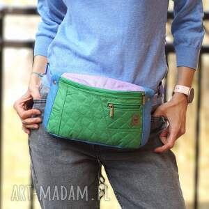 kolorowa saszetka midi z kieszonkami prezent, spacer wakacyjna nerka