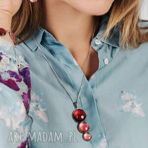 Szklany wisiorek w perłowych odcieniach różu e26/m29, długi