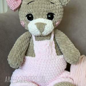 maja miś ręcznie robiony w różowych spodenkach, maskotka dla dziecka brązowy