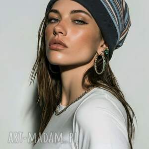 Czapka damska wiosenna na podszewce rozmiar uniwersalny