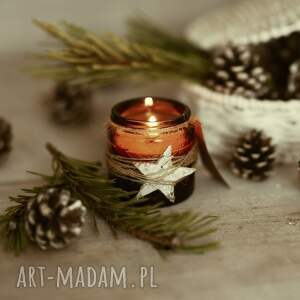 świeca sojowa o świątecznym zapachu świerka czarnego z cynamonowcem i pomarańczą