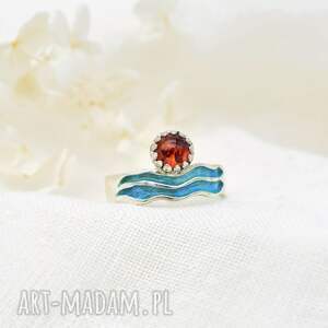 z Morska Fala, pierścionek - bursztynem