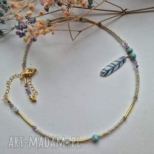 Naszyjnik koralikowy Boho z emaliowanym liściem piękny