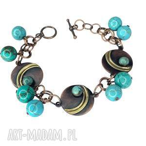 miedziana bransoletka z howlitem i turkusem afrykańskim c1374 stylu