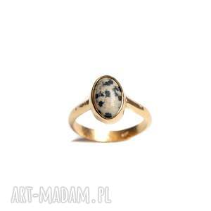 Pierścionek jaspis dalmatyńczyk