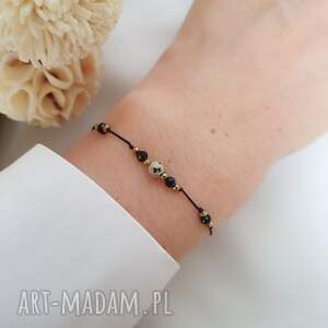 bransoletka z jaspisem nitce czarna nitka, biżuteria kamieni