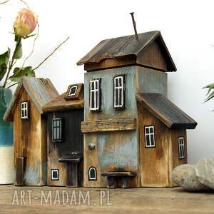 zestaw drewnianych domków - 4 domki szare i brązowe, dekoracje z drewna, dodatki