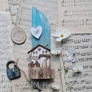 rustykalny wieszak z białym domkiem no 1, na klucze, pomysł prezent