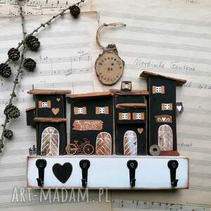handmade wieszaki wieszak z domkami w odcieniach czerni i bieli no 1