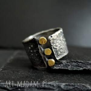 złote kropki - pierścionek, srebro i złoto, szeroki pierścień surowe