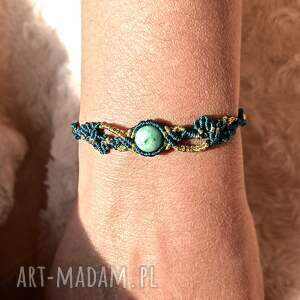 mroczny ogród chryzokola w makramie bransoletka pleciona złoto zielona kamienie