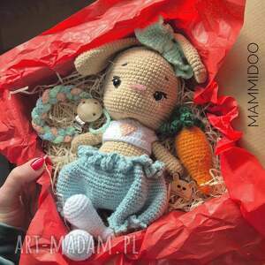 króliczek przytulaczek robiony na szydełku, przytulanka zajaczek