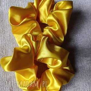 gumka scrumchies, gumkadowłosów modnafryzura