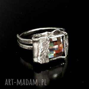 cubic i srebrny pierścionek z kryształem swarovski, metaloplastyka srebro