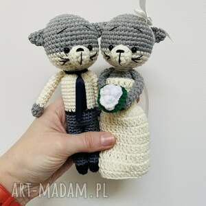 młoda para koty szydełkowe prezent ślubny handmade kotki ślubne maskotki