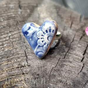 Niebieski ceramiczny pierścionek serce handmade