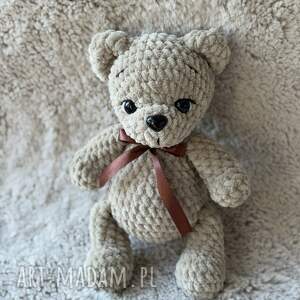 miś dante z kokardką w kolorze różowym przytulanka ozdoba, pierwsza zabawka