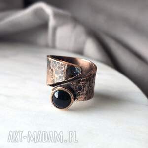 Pierścionek z onyksem regulowany, miedź, obrączka