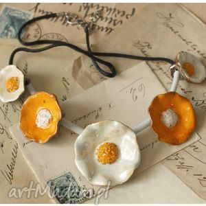 handmade wisiorki wisior kwiatowy perłowo - żółty