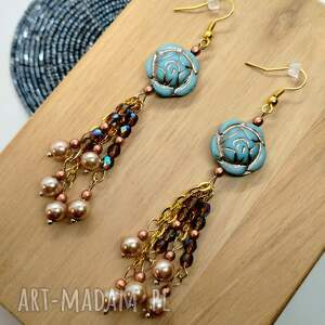 Kolczyki koralikowe z niebieskimi ceramicznymi różyczkami i szklanymi