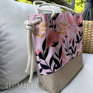 torebka bucket bag na lato worek różowe kwiaty motyw natura