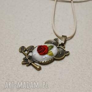 ręcznie haftowany wisior dla zosi boho, stylowo filcu niebanalnie bez