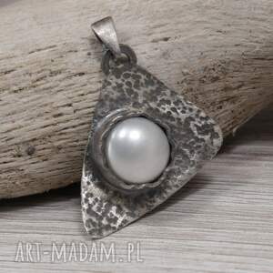 perła w srebrze - nieforemny wisiorek 1663a srebro