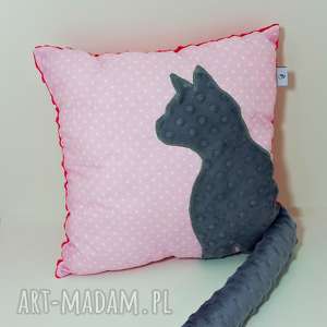 handmade poduszki poduszka z kotem i ogonem 3d szary kot na różowym maczku