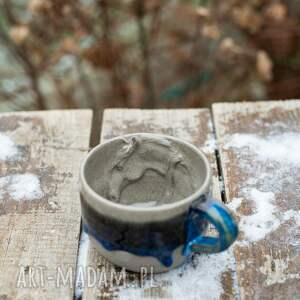 handmade ceramiczny kubek z koniem - beton blue ceramika na prezent, prezent