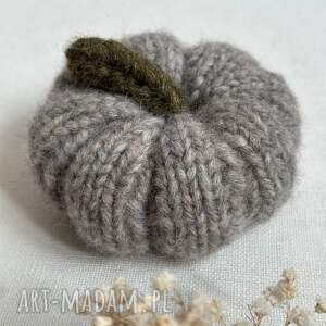 ręcznie robiona wełniana dynia, średnia, kolor szary - 1 szt drutach