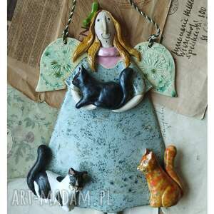 ręcznie zrobione ceramika aniołek z 3 kotami II