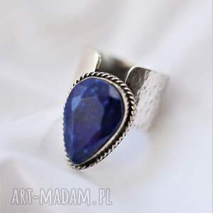 srebrny pierścień z lapis lazuli, pierścionek minerałem granatowy kamień