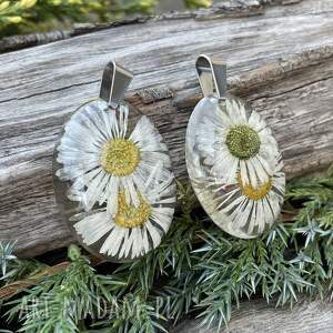 Owalny wisiorek ze stokrotkami z1759, na wiosnę, na dzień - kobiet