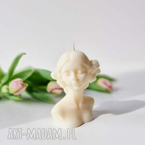 handmade świeczniki świeca sojowa modesta - kobieta z kwiatami
