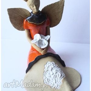 handmade ceramika anioł rozłożysty z koczkami