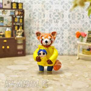 czerwona panda cosplayer, bajkowa figurka zabawna z gliny miniaturowa