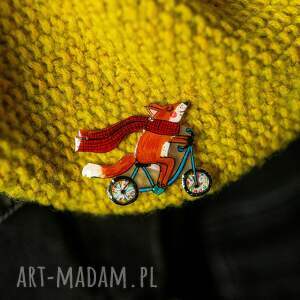 prezent pod choinkę Rowerowy lis Andrzej - przypinka z charakterem