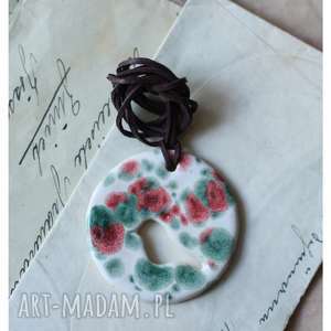handmade wisiorki wisior z ażurowym ptaszkiem nakrapiany kolorem różanym