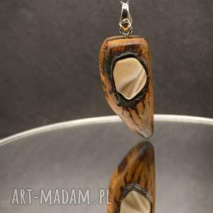 wisiorek - krzemień pasiasty biżuteria z duszą ziemi, pirografia